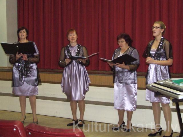 Ansamblis "Nemiers"  koncertā Mērdzenē 2013.g.